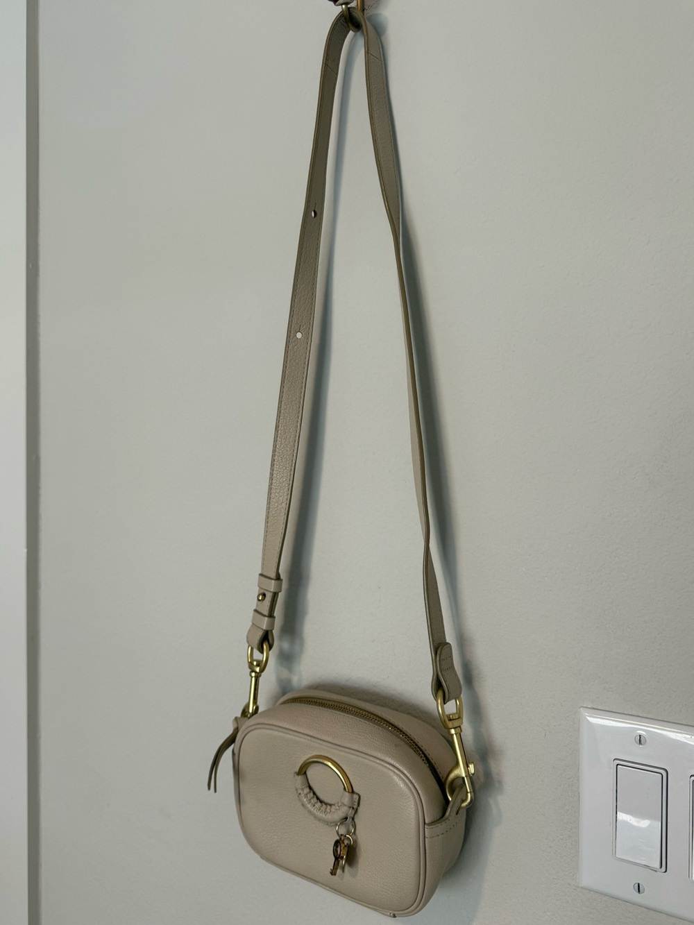 See by Chloe Camera Crossbody - Picture 2 of 9